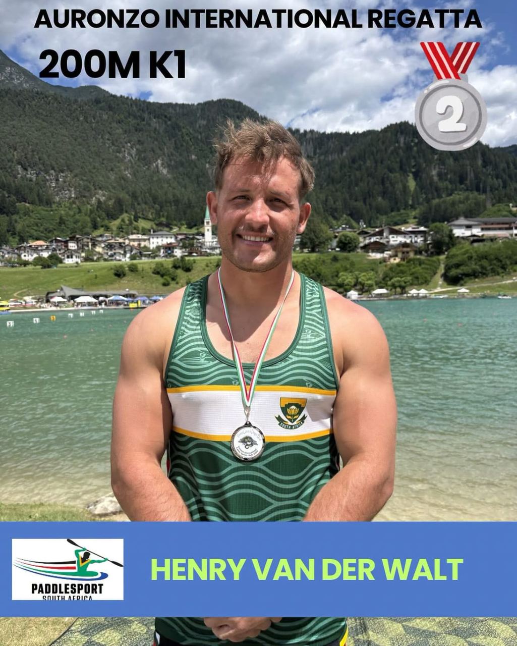 Henry van Der Walt with his 200m K1 silver medal