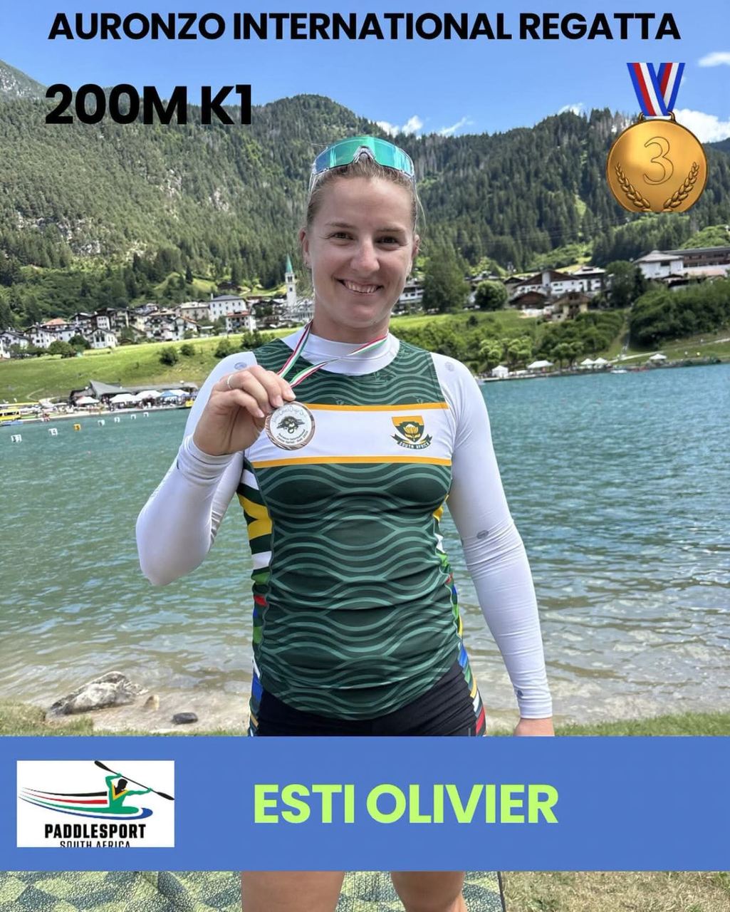 Esti Olivier holding her 200m K1 bronze medal